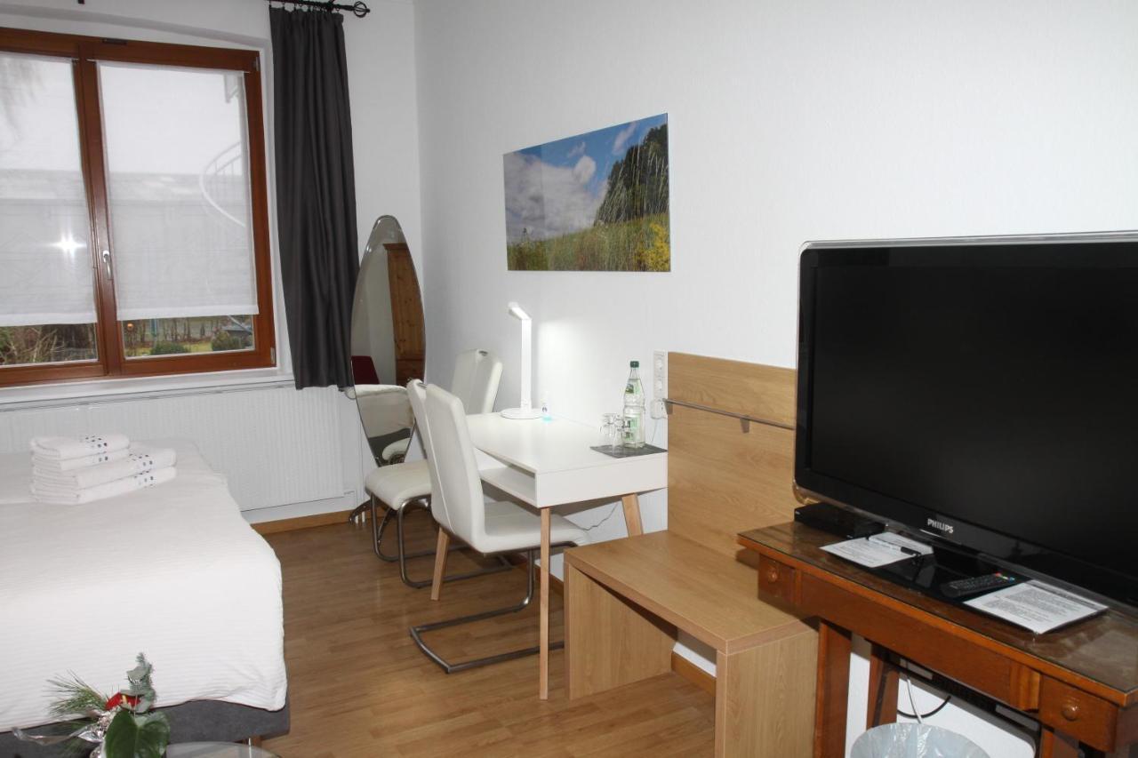 Famos Schlafen Hotel Warburg Buitenkant foto