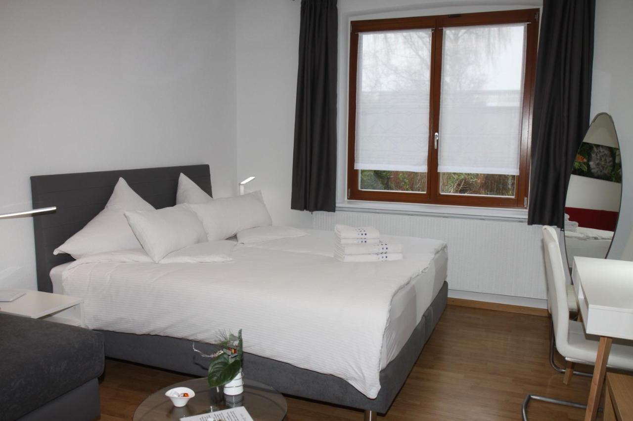 Famos Schlafen Hotel Warburg Buitenkant foto