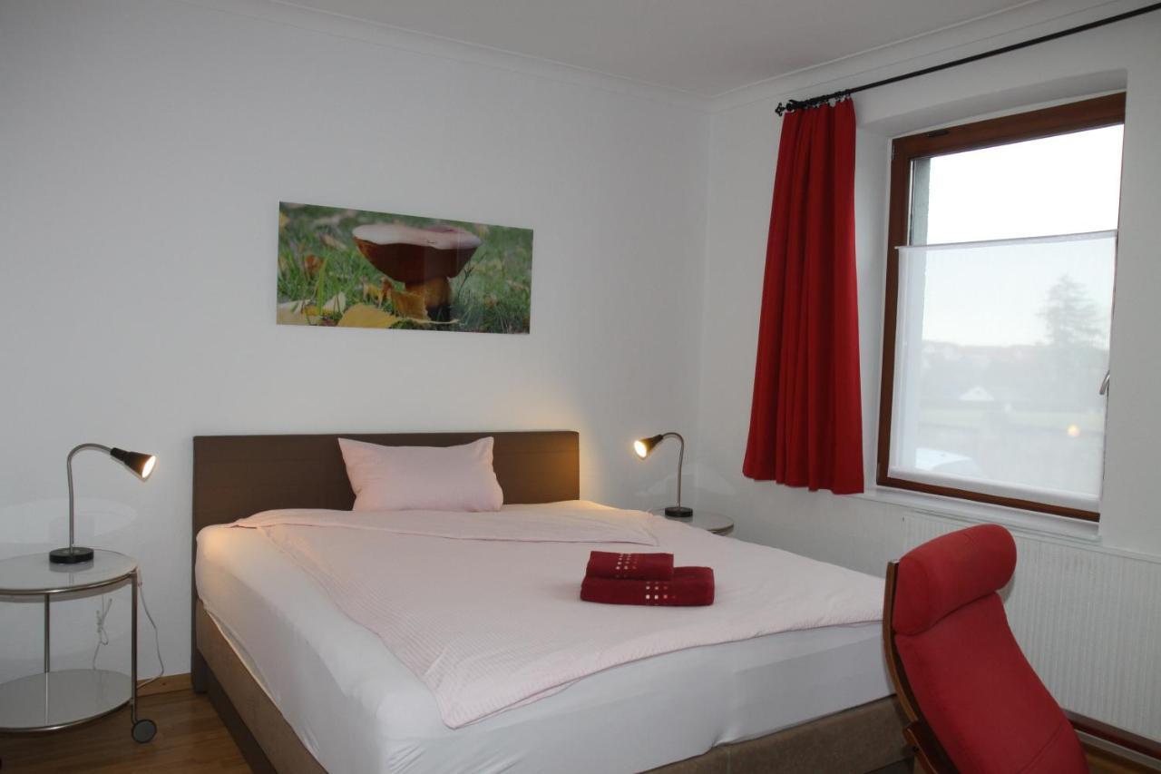 Famos Schlafen Hotel Warburg Buitenkant foto