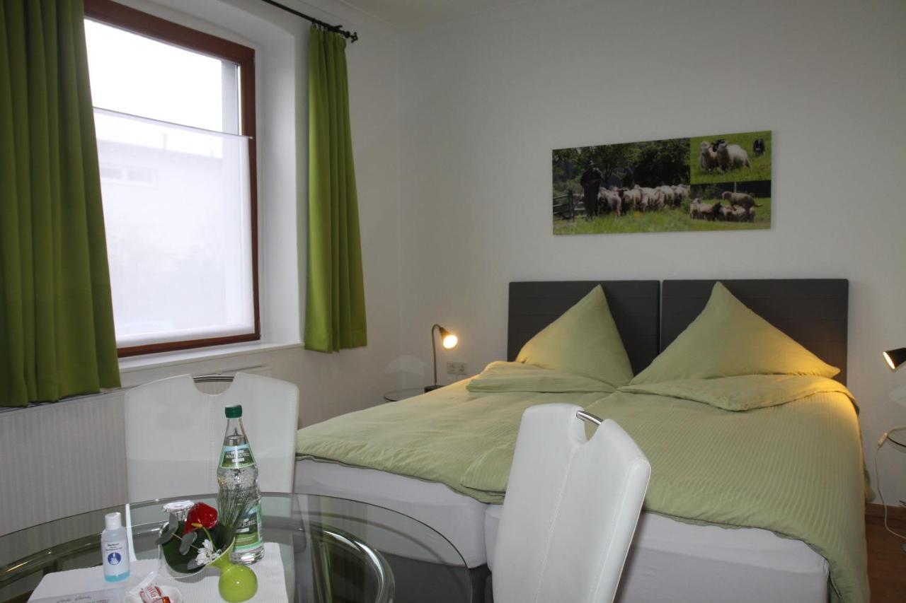 Famos Schlafen Hotel Warburg Buitenkant foto